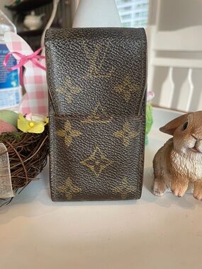 Louis Vuitton Brown Monogram Vertical Cigarette/Pen Case. CT0013